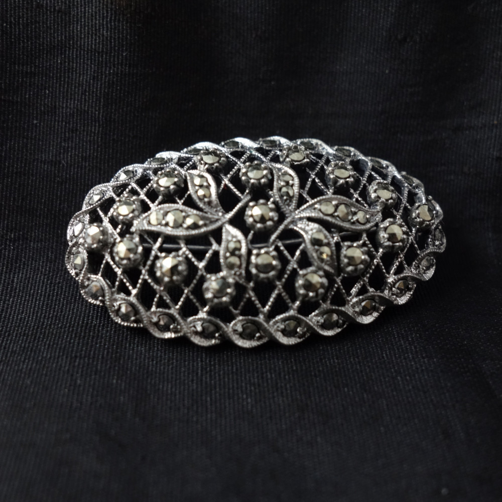Oval silverbrosch