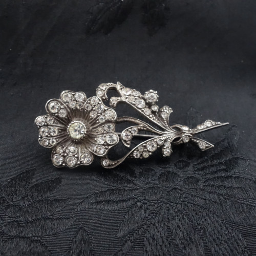 Silverblomma med strass