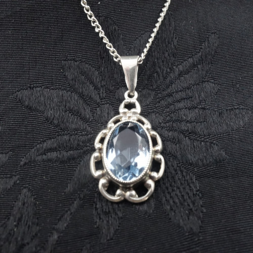 Silverhänge med sten